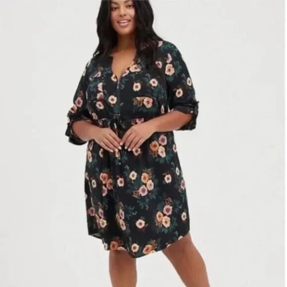 torrid Dresses & Skirts - Torrid Mini Black and Floral Zip Front Shirt Dress 3/4 roll tab sleeves size 4